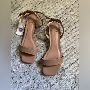 Neutral ankle strap 👡
